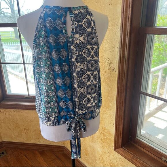 Lavish Blue & White Patterned Halter Top with cute bow detail in back Women's XL - Picture 1 of 10
